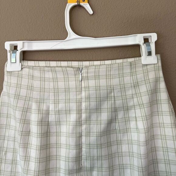 Brandy Melville Checkered Mini Skirt - Picture 6 of 7
